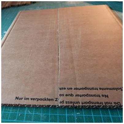 assembler deux plaques de carton